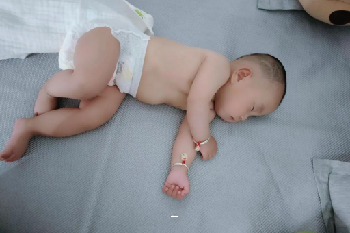 孟津宝宝总是摇头怎么回事
